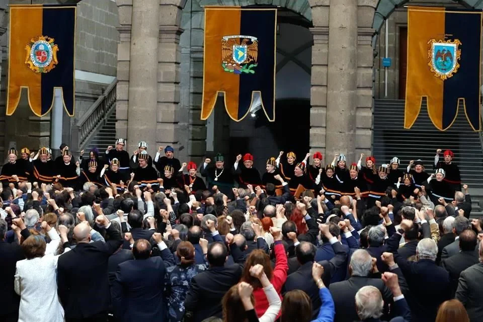 UNAM otorga máximos honores académicos a Bachelet y Frenk.