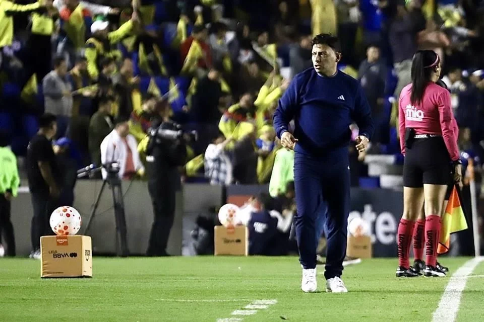 Villacampa: “Hubo tramos de buen fútbol en el primer partido”.