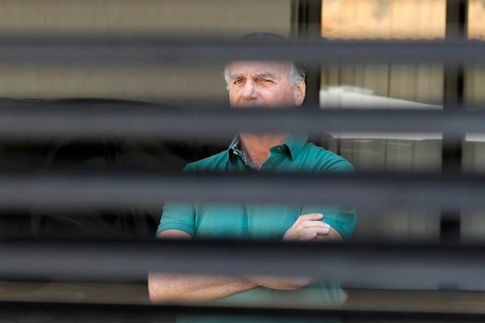 Excarcelan a Bolsonaro por riesgo de fuga