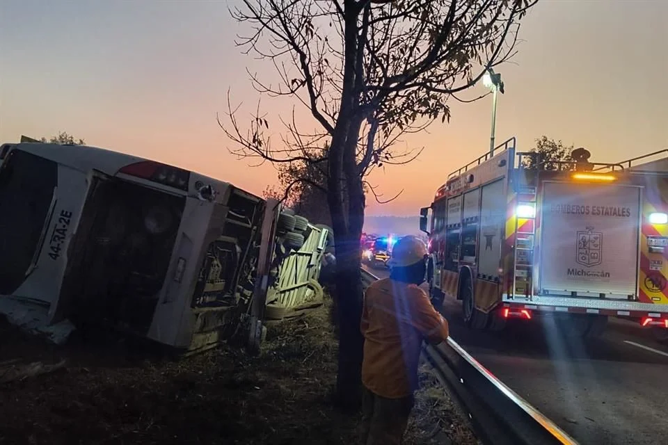 Tragedia en Morelia: Autobús se estrella, 7 muertos.