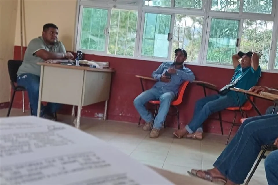 Falta de docentes en Guerrero; se presenta un solo maestro.