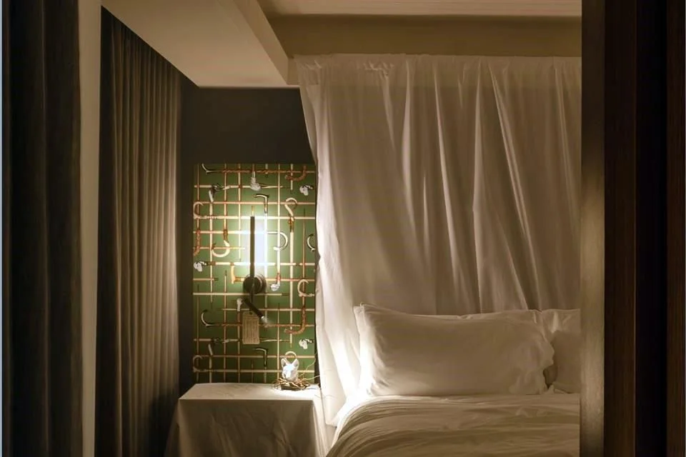 Iluminación y tejidos entrelazados