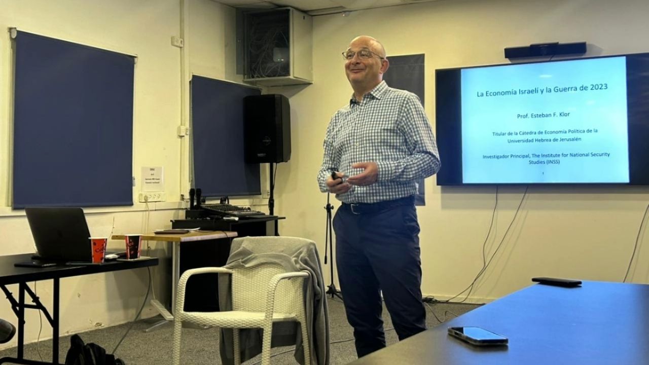 Recesión económica en Israel, la más severa en 36 meses, atribuida al conflicto palestino, según experto.