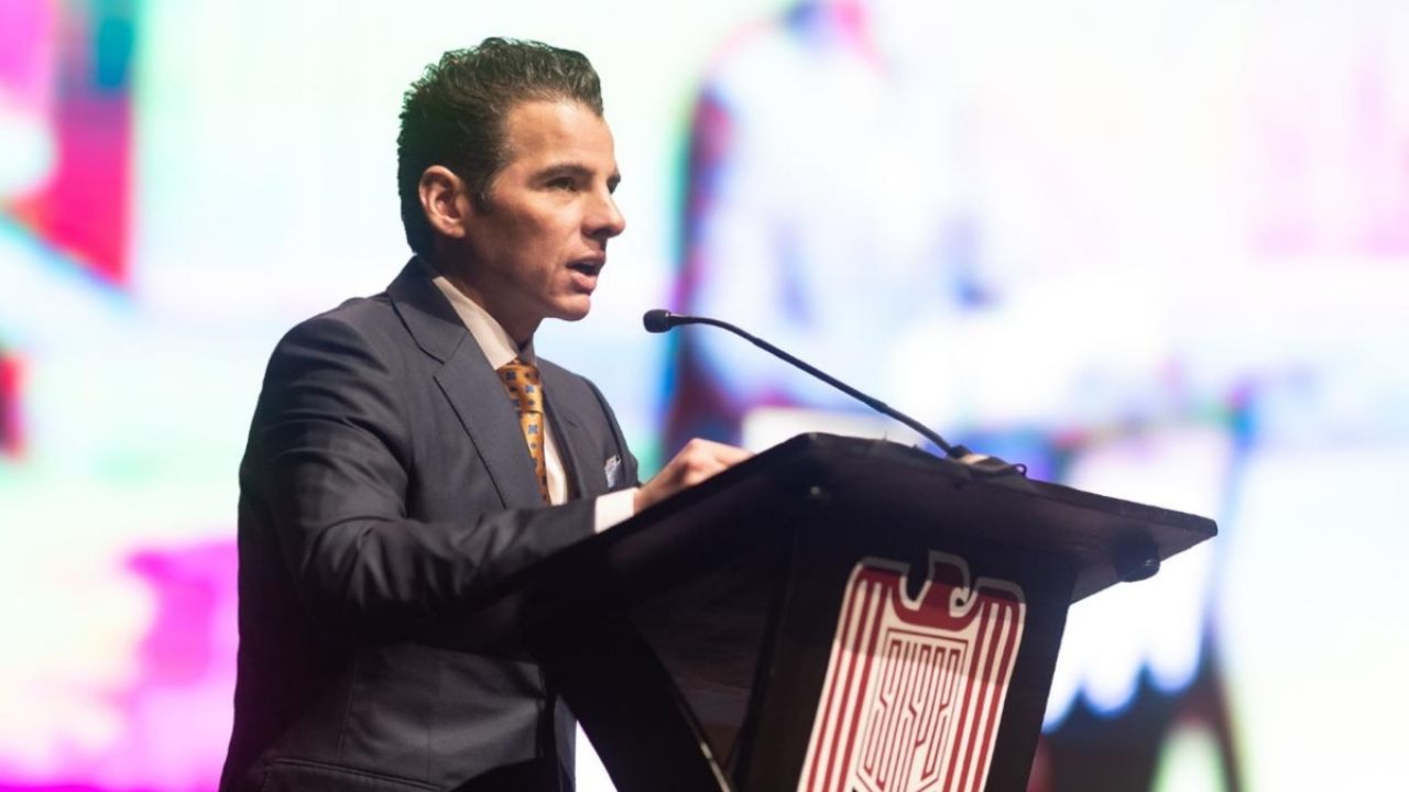 Reconocimiento a los trabajadores del sector público de Nuevo León.