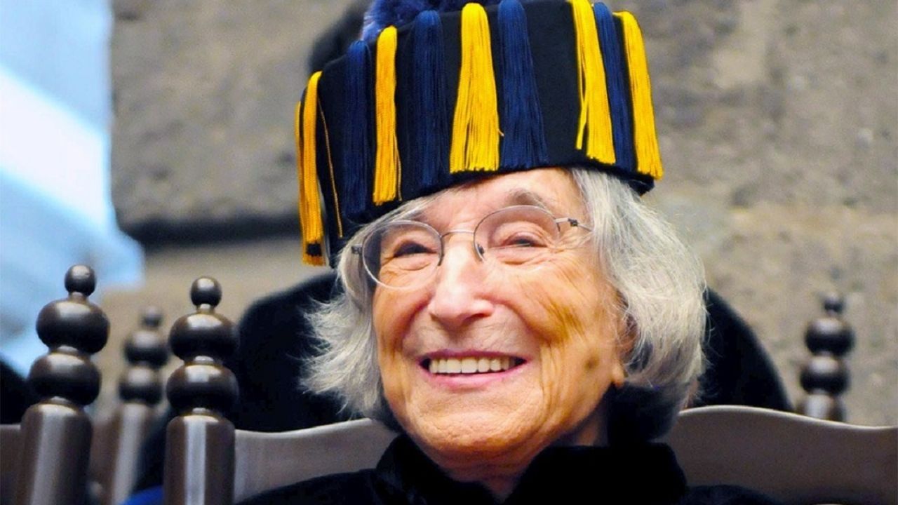 Muere Margit Frenk a los 100 años, destacada figura de la poesía popular.
