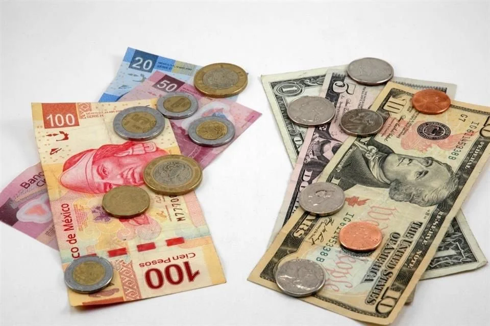 *   Pérdidas semanales en la bolsa.
*   Semana negativa para el mercado bursátil.
*   Bolsa cierra la semana con números rojos.
*   Retroceso semanal en el mercado de valores.
*   La bolsa sufre pérdidas esta semana.