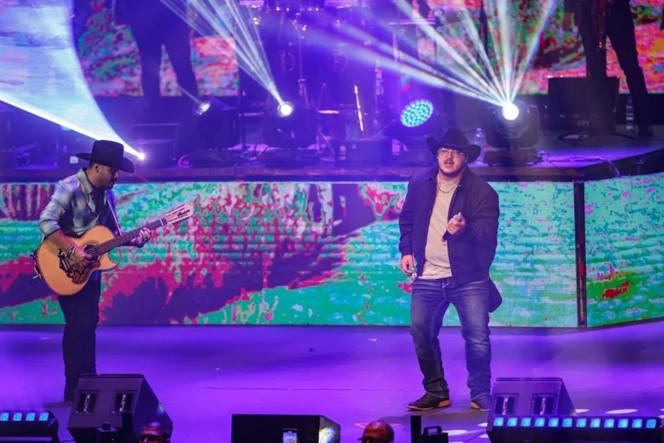 Grupo Frontera busca un Grammy.