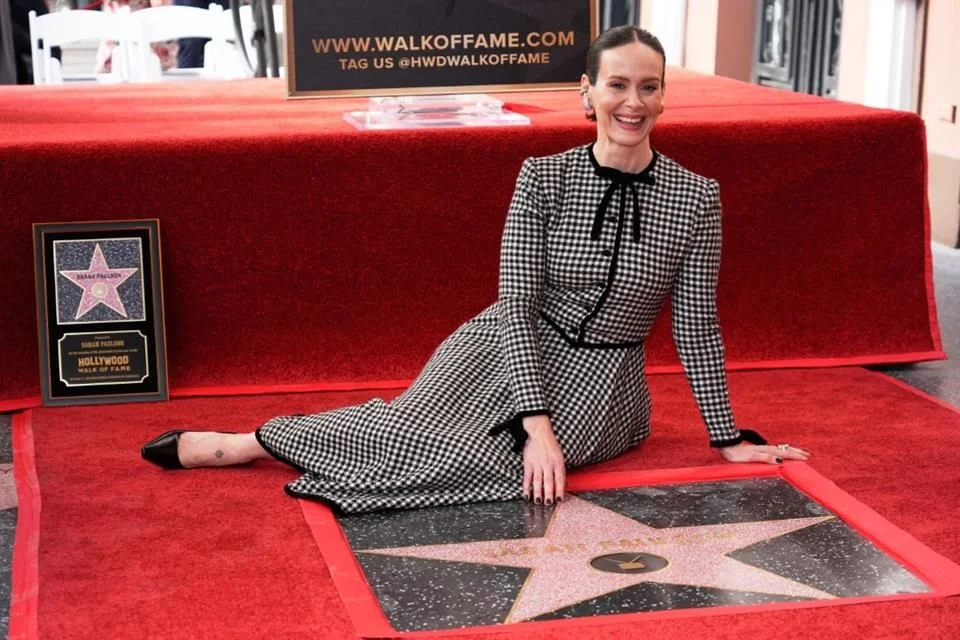 Reconocimiento para Sarah Paulson: una estrella en su nombre en el Paseo de la Fama.