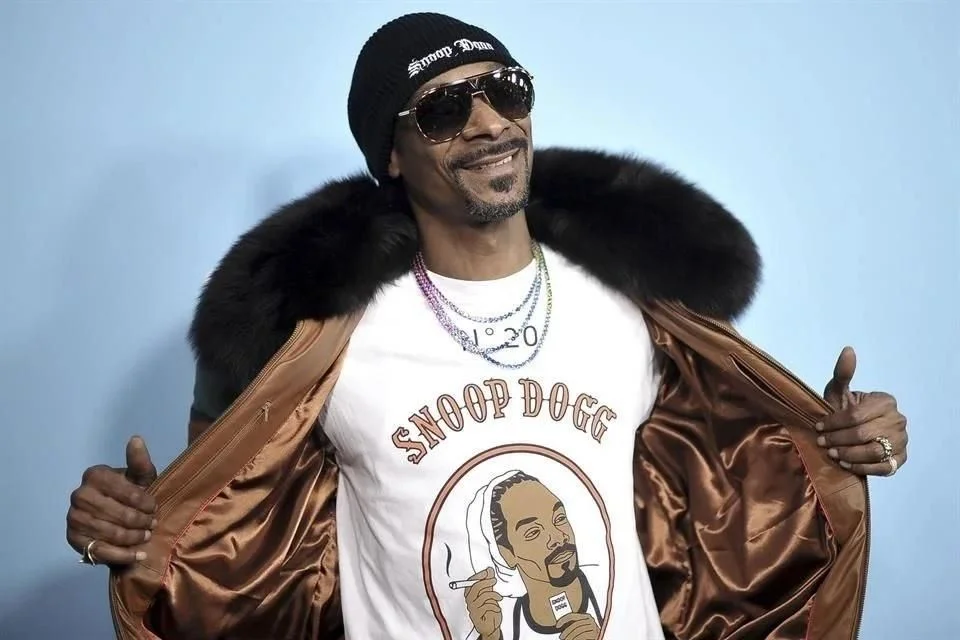 Snoop Dogg actuará en el espectáculo de entretenimiento del medio tiempo en el partido de Navidad.