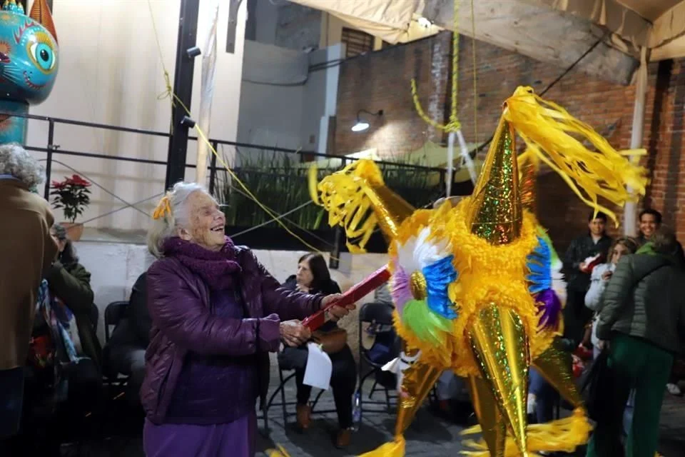 Celebración y reconocimiento a Poniatowska.
