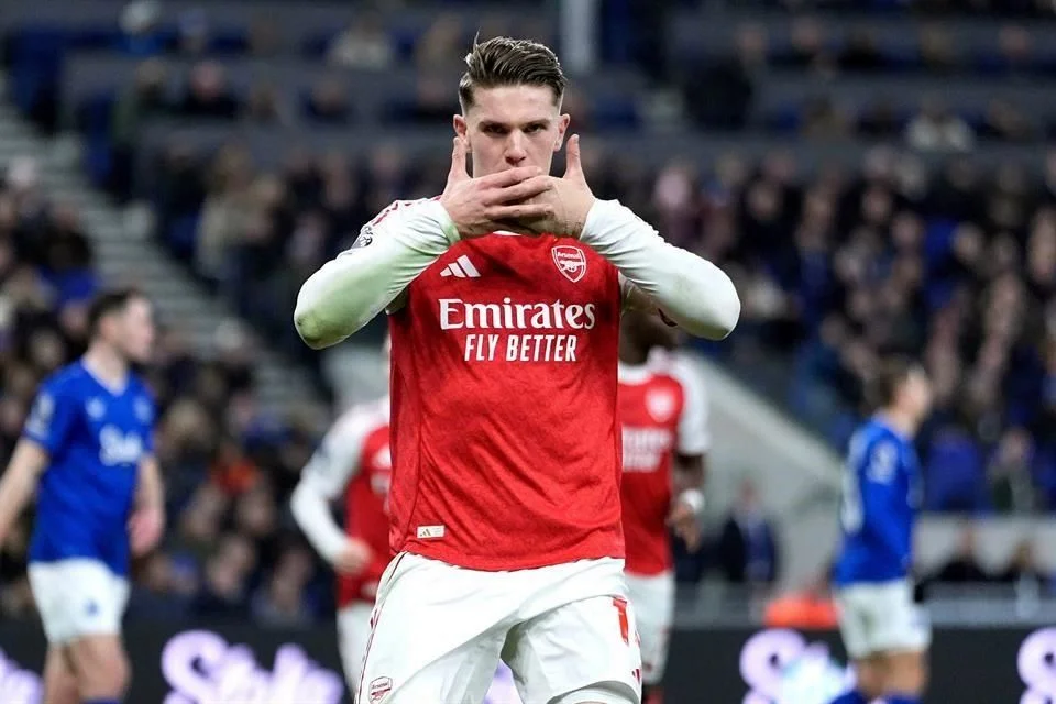 Arsenal afianza liderato en Navidad tras victoria en la Premier.