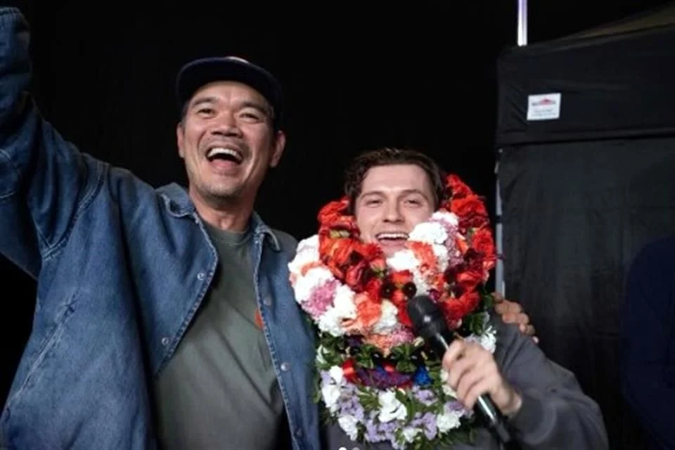 
Concluye rodaje de la nueva película de Spider-Man protagonizada por Tom Holland.
Tom Holland termina de filmar su próxima película como Spider-Man.
Cerrado el rodaje de la última entrega de Spider-Man con Tom Holland.
Última película de Spider-Man con Tom Holland completa su fase de filmación.
Se declara finalizada la producción de la nueva cinta de Spider-Man con Tom Holland.
