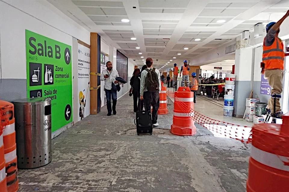 Director del AICM rechaza acusaciones de manipulación de datos.