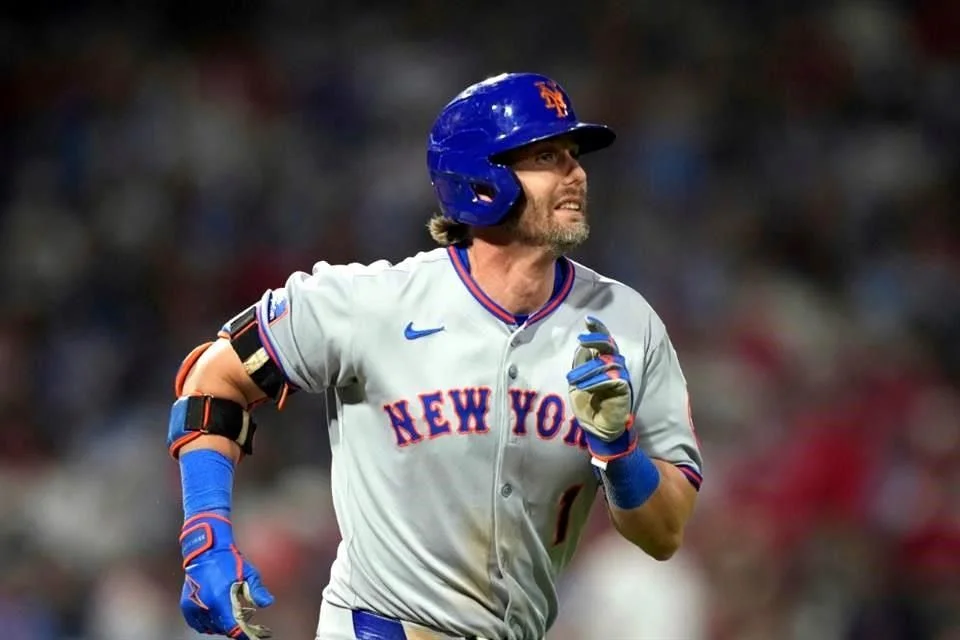 Jeff McNeil se muda a Oakland.
