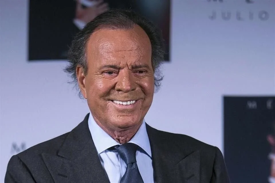 Javier Santos cesa litigio por paternidad de Julio Iglesias.