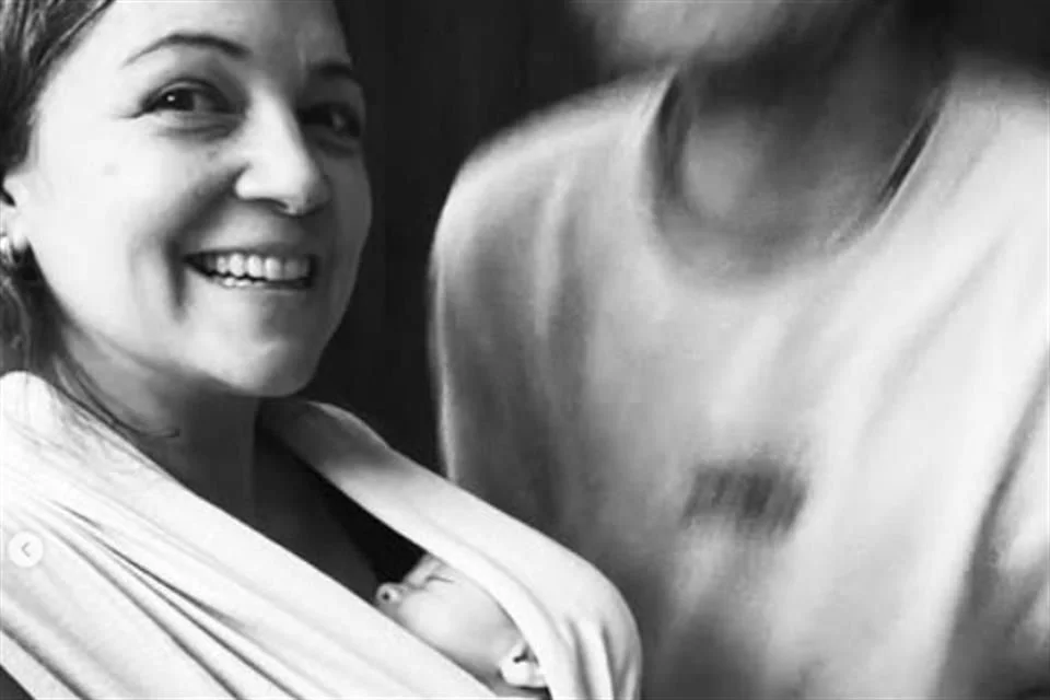 Natalia Lafourcade se convierte en madre.