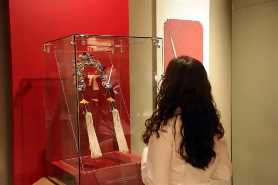 Hallazgo de plata ancestral de China ilumina el Museo de Antropología.