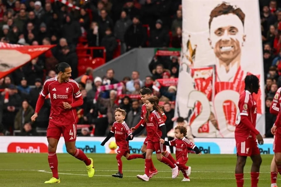 Tributo compartido de Liverpool y Wolves para Diogo Jota