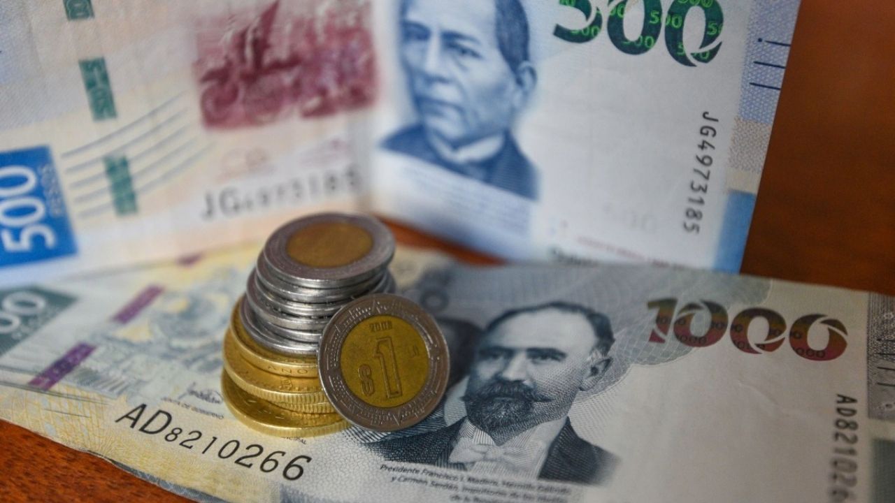 El peso mexicano en su punto más alto en veinte años en 2025, con un crecimiento superior al 14%.