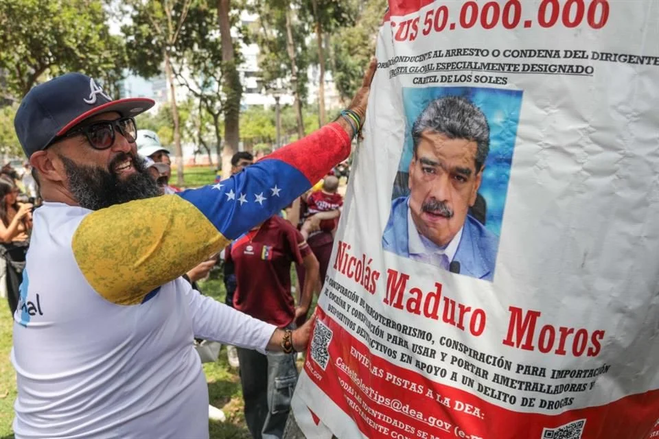EE.UU. acusa a Maduro de crear corredores aéreos para el narcotráfico originado en México.