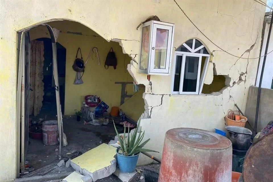 Crece el número de viviendas afectadas en San Marcos, Guerrero, tras el movimiento telúrico.