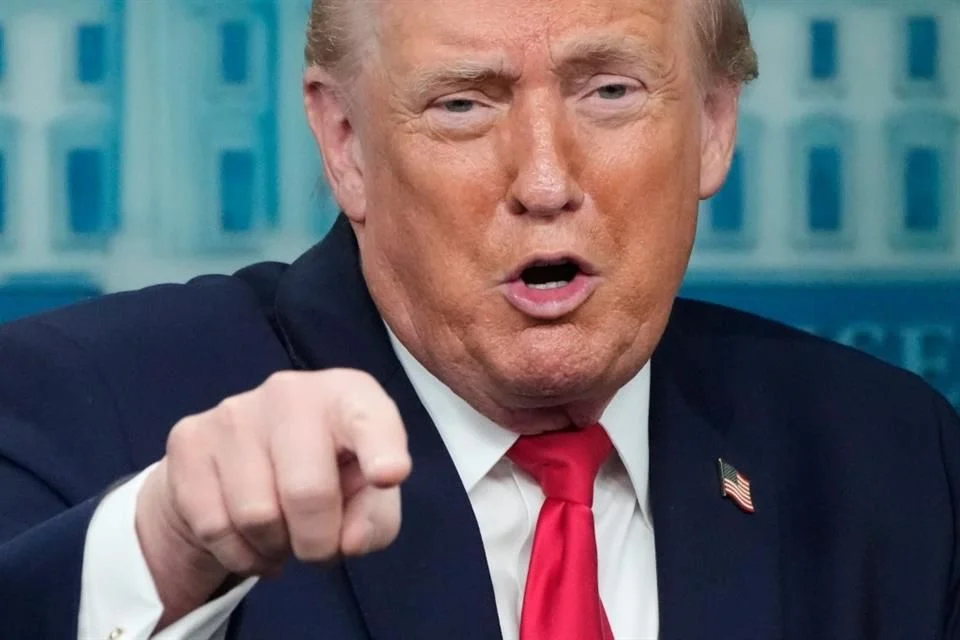 Trump alerta sobre el poder de China en Canadá.