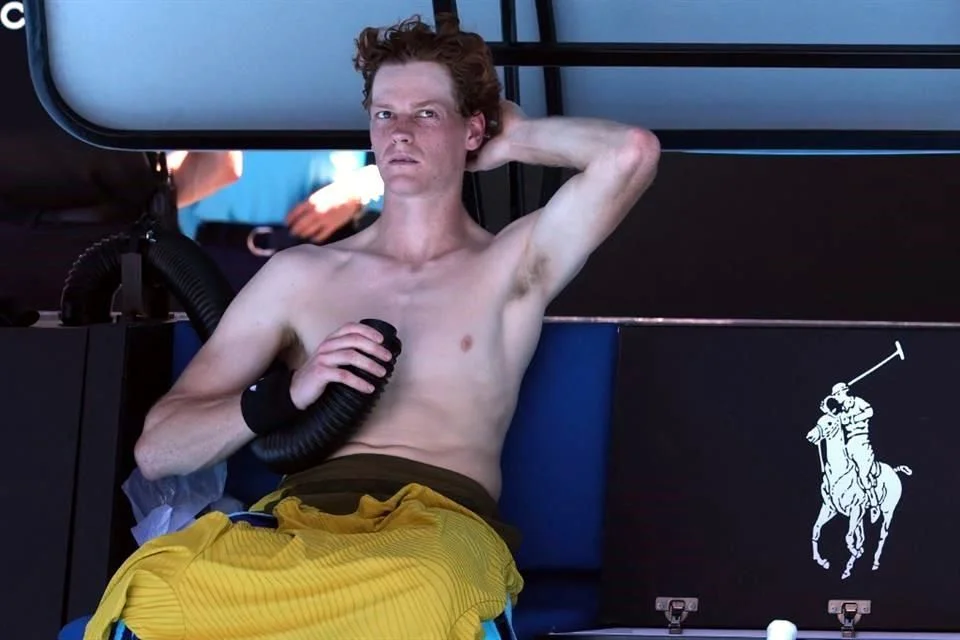 Torneo de tenis australiano se paraliza por calor intenso.