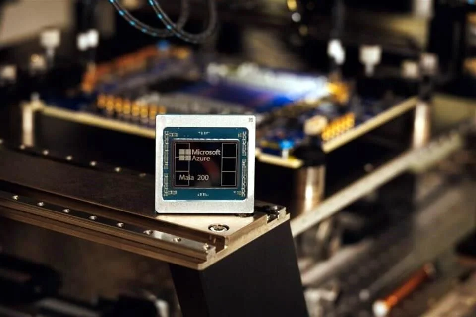 Microsoft presenta su chip de inteligencia artificial de segunda generación, Maia 200.