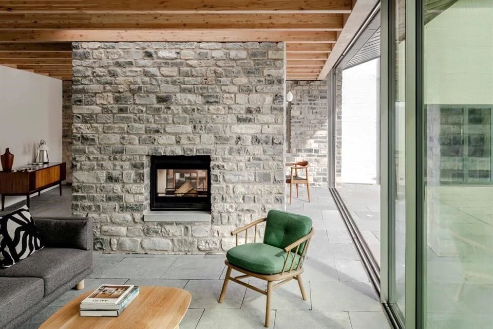 Transformación campestre a hogar contemporáneo