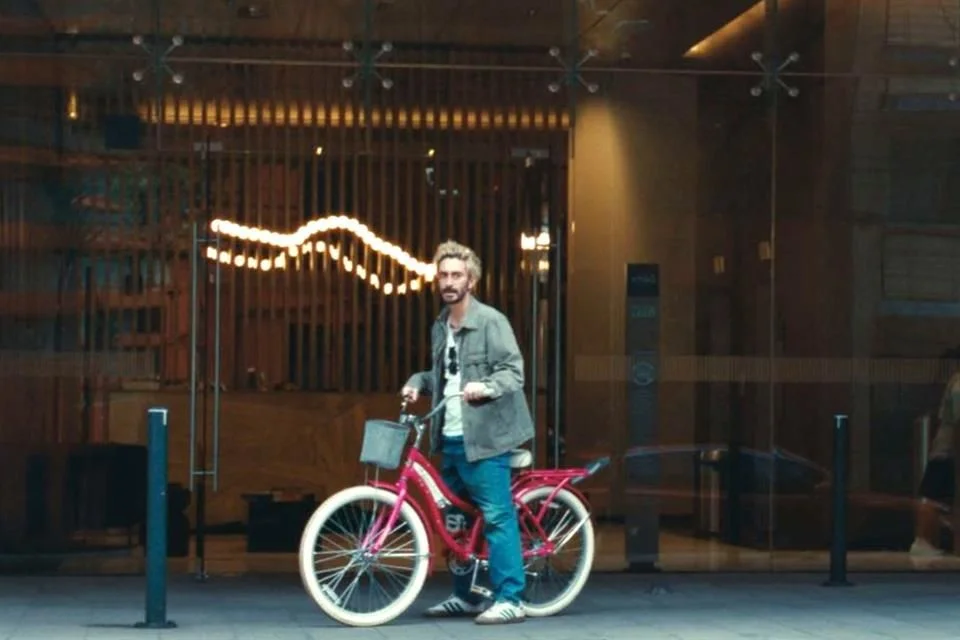 Humor al desnudo contra las adicciones: ‘Sobriedad, Me Estás Matando’