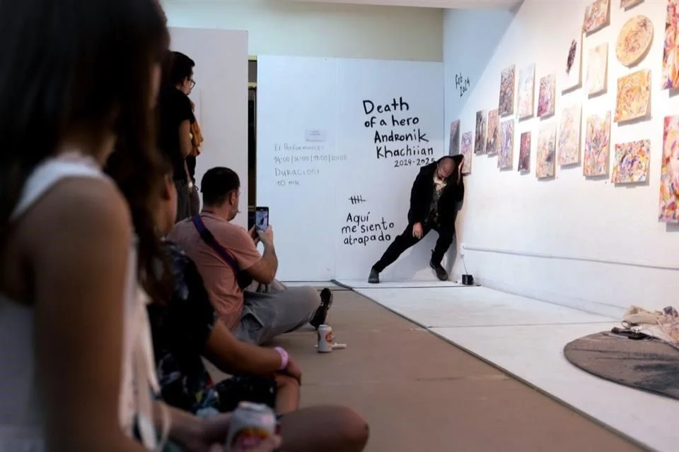 Los artistas comparten sus creaciones íntimas.