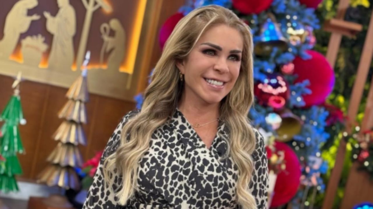 Rocío Sánchez Azuara sorprende con cambios en su programa de TV Azteca tras superar un problema de salud.