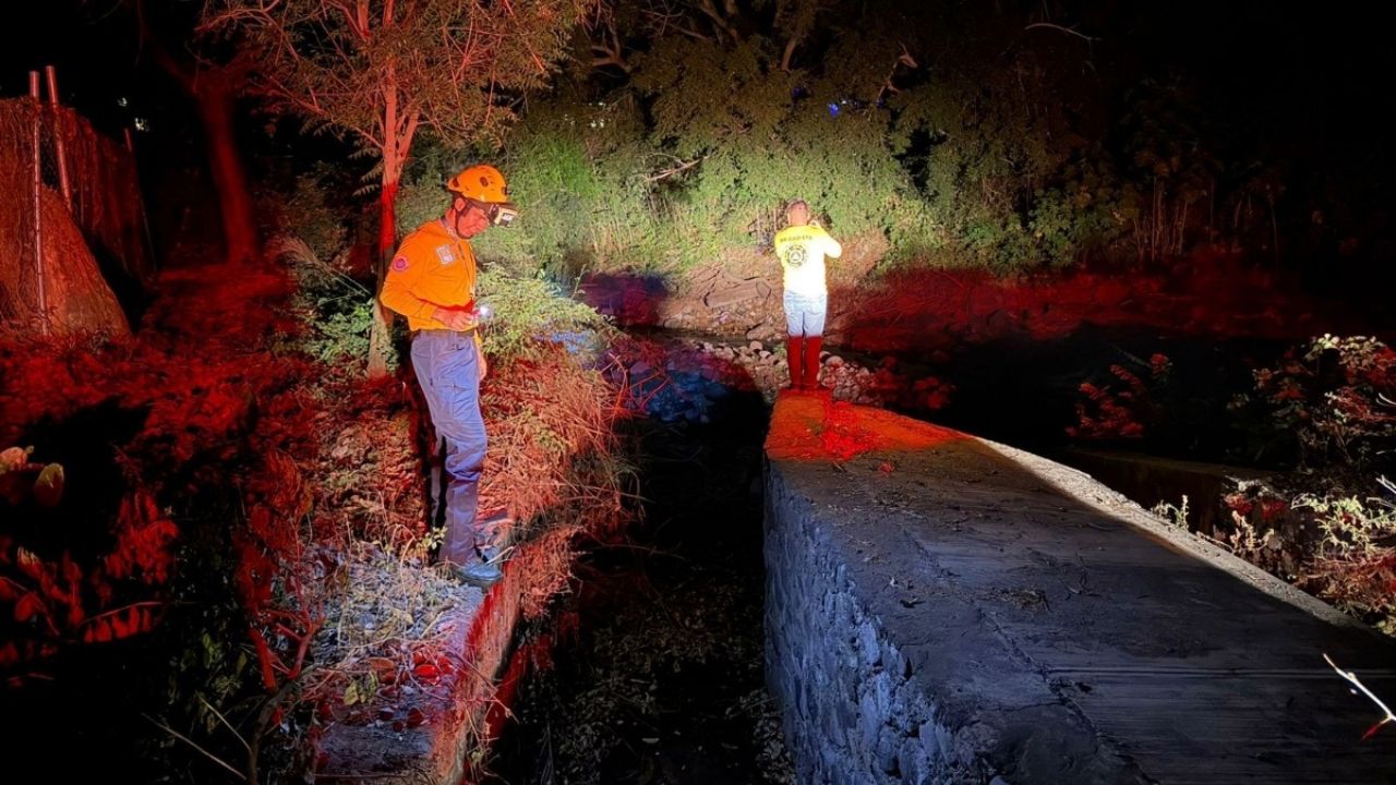 Aviso por humo en las alcantarillas de Colima