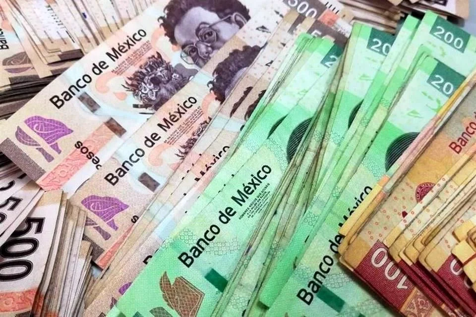 Deuda mexicana alcanza pico mensual por Pemex.