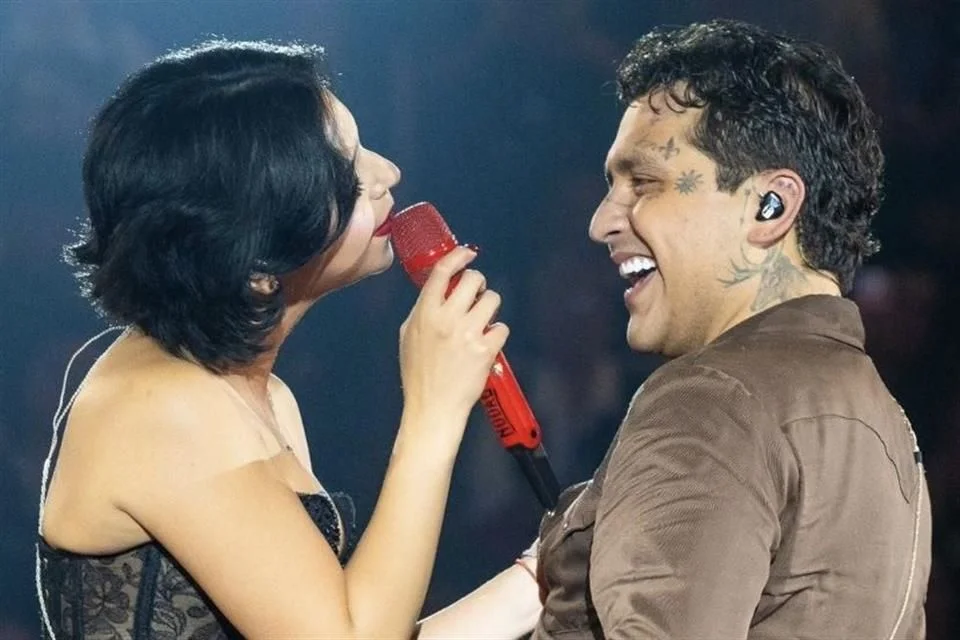 Agresión a agentes de policía; posible conexión con el séquito de Ángela y Nodal.