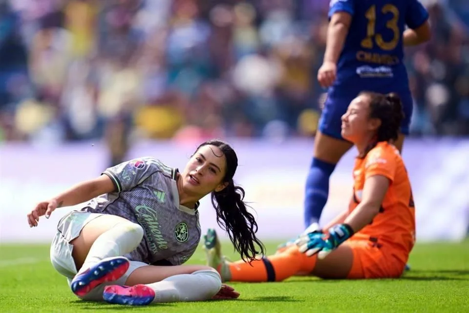 América golea a Pumas en el clásico capitalino femenil.