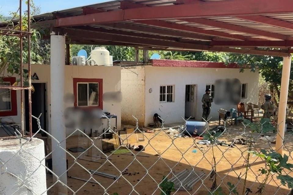 Hallan 10 escondites de narcos en operativo de rescate minero en Sinaloa.