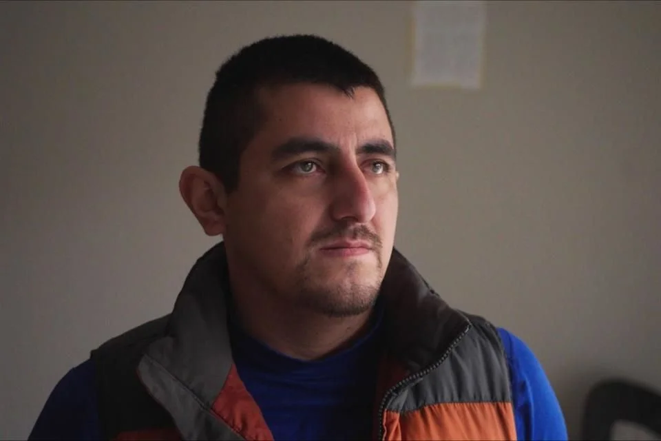 Detenido mexicano en ICE con múltiples fracturas craneales.