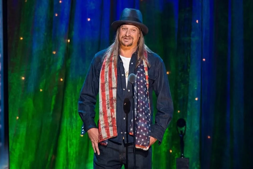 Kid Rock niega haber utilizado pistas pregrabadas en su presentación.