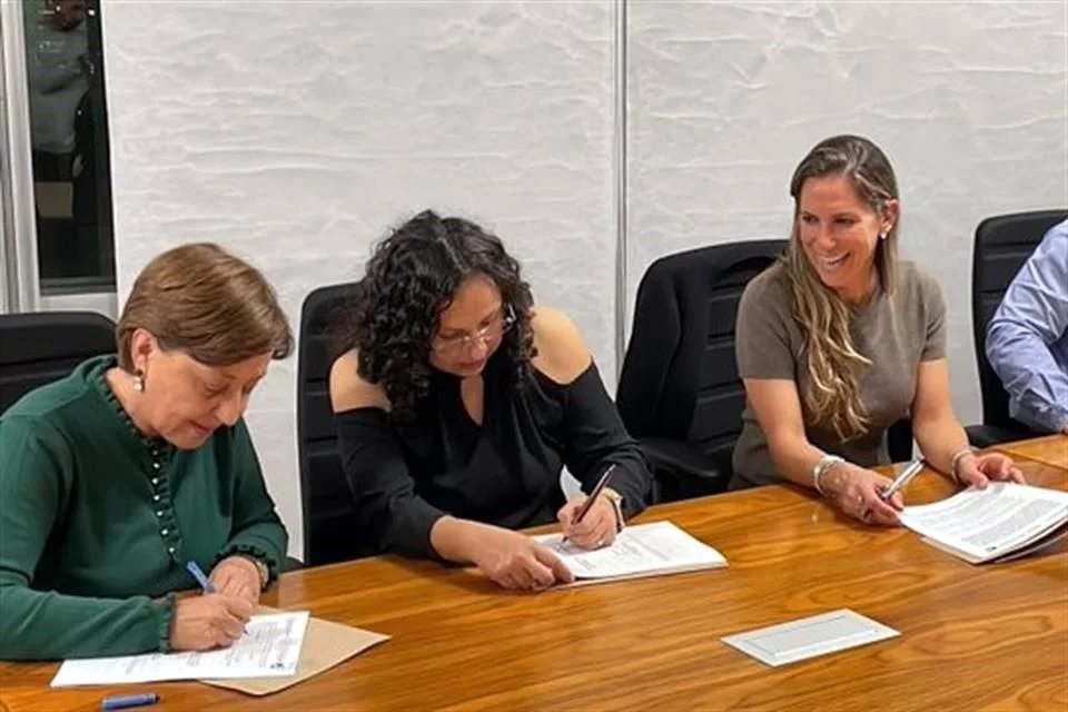 Monitorización ambiental colaborativa de granjas de cerdos