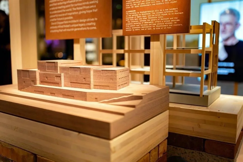 Abre sus puertas museo en honor a los Nobel en la capital sueca.