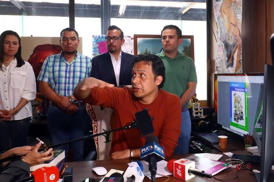 Arriaga destituido: ¿Anticorrupción investiga legalidad?