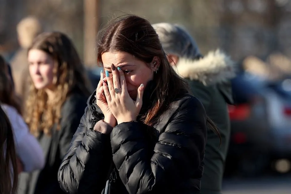 Tragedia deportiva: Tres muertos en incidente en hockey en Rhode Island.