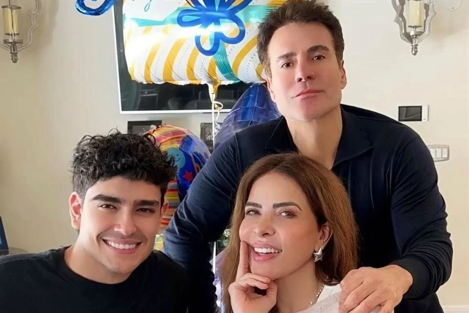 Celebra Gloria Trevi su 58 cumpleaños rodeada de su familia.