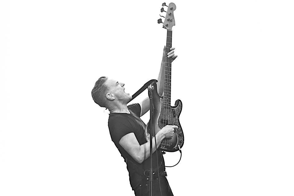 Bryan Adams, con la vista en el mañana, deja atrás lo vivido.