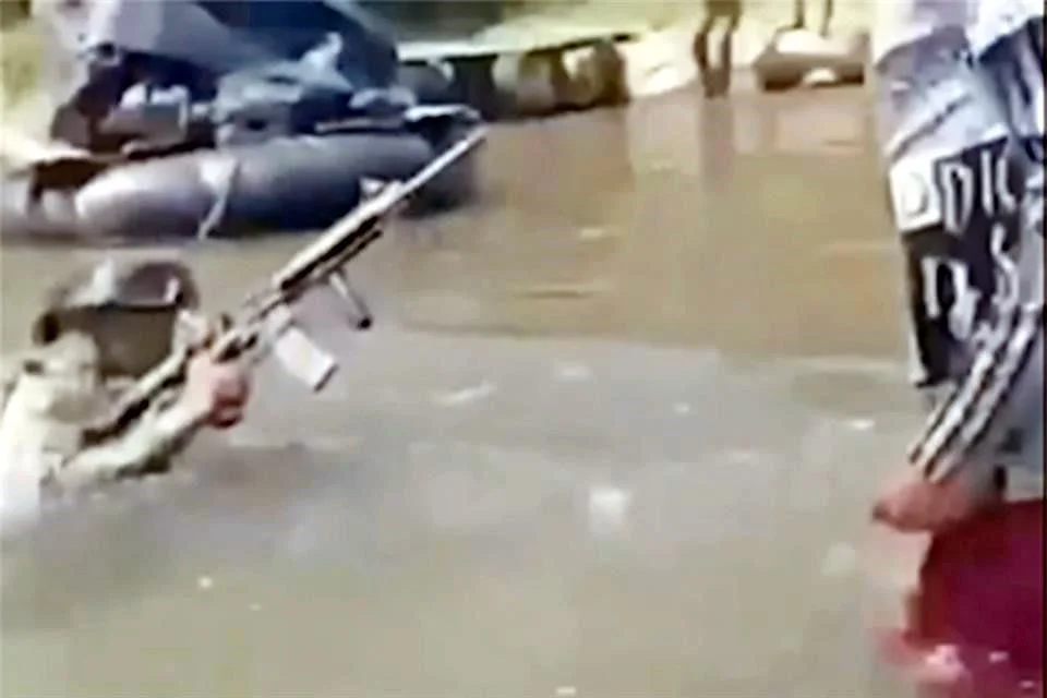 Desvío de hidrocarburos, fuga de guardacostas