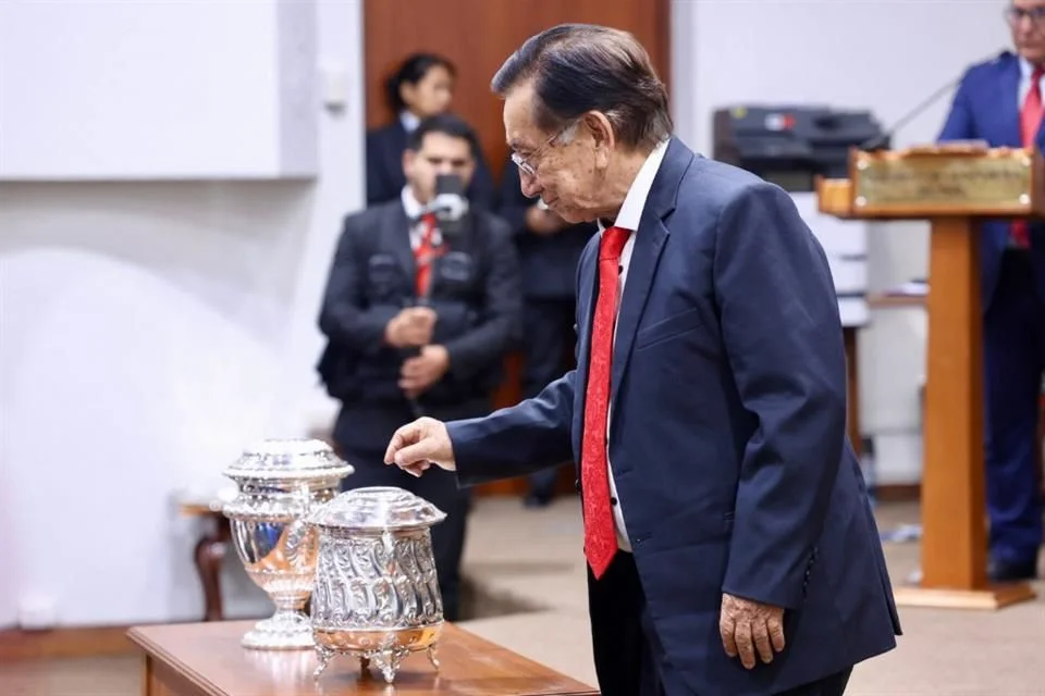 Balcázar lidera Perú.