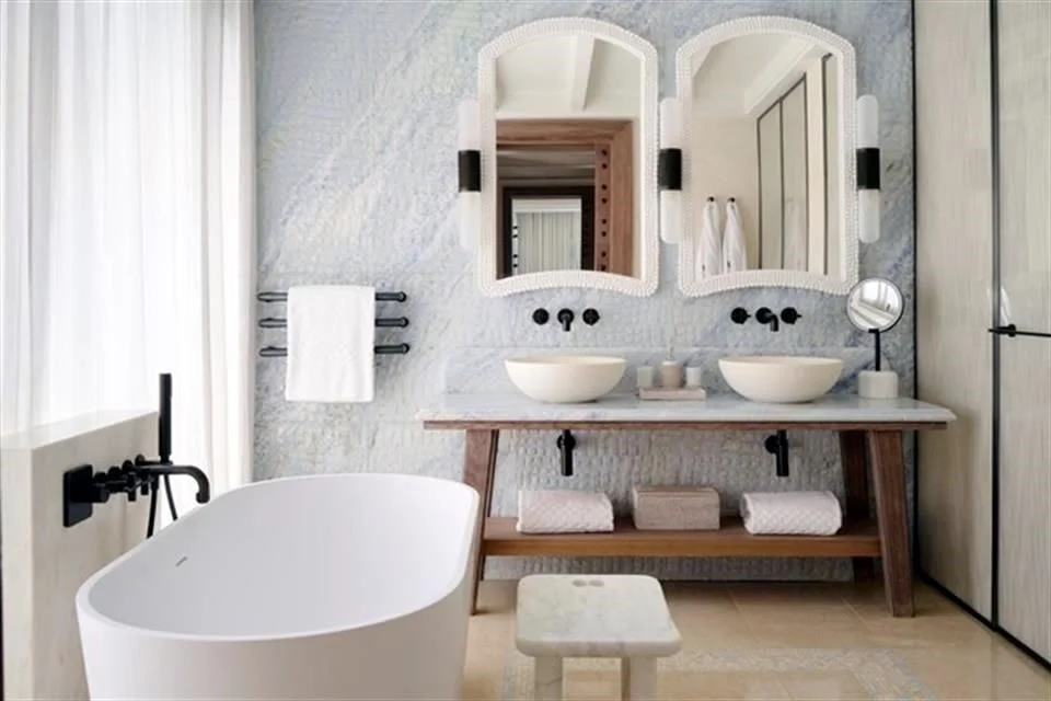 Mármol azul para un toque distintivo.