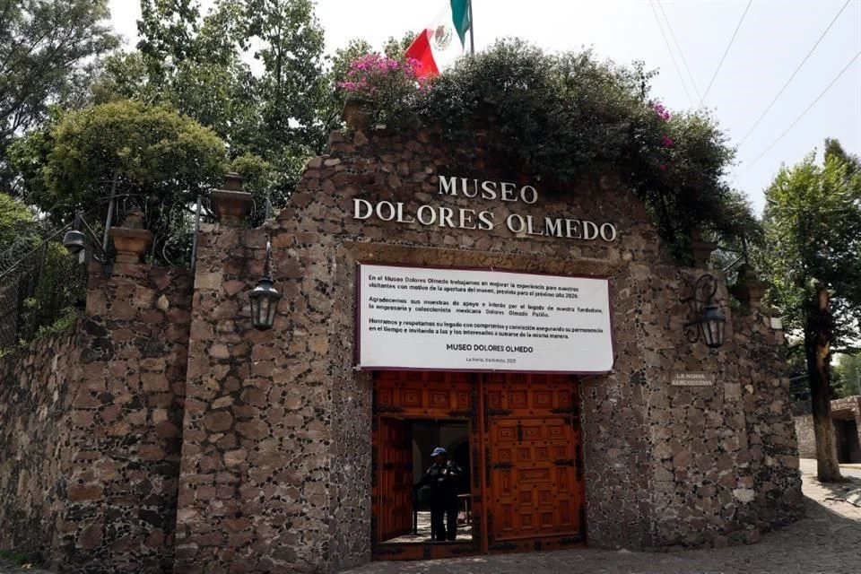 Vecinos impiden la venta de un inmueble perteneciente a Dolores Olmedo.