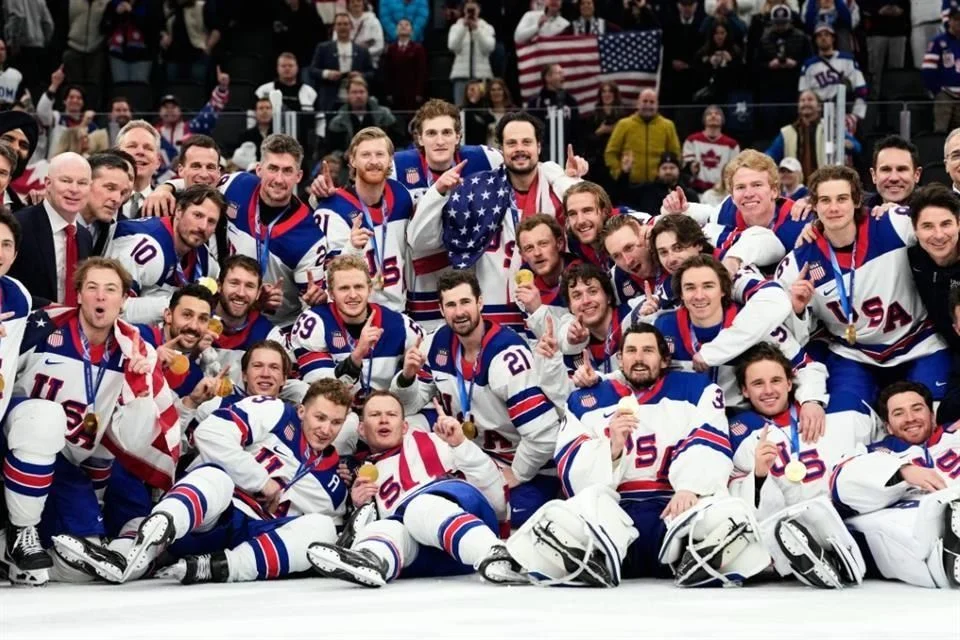 Estados Unidos se alza con el oro olímpico en hockey